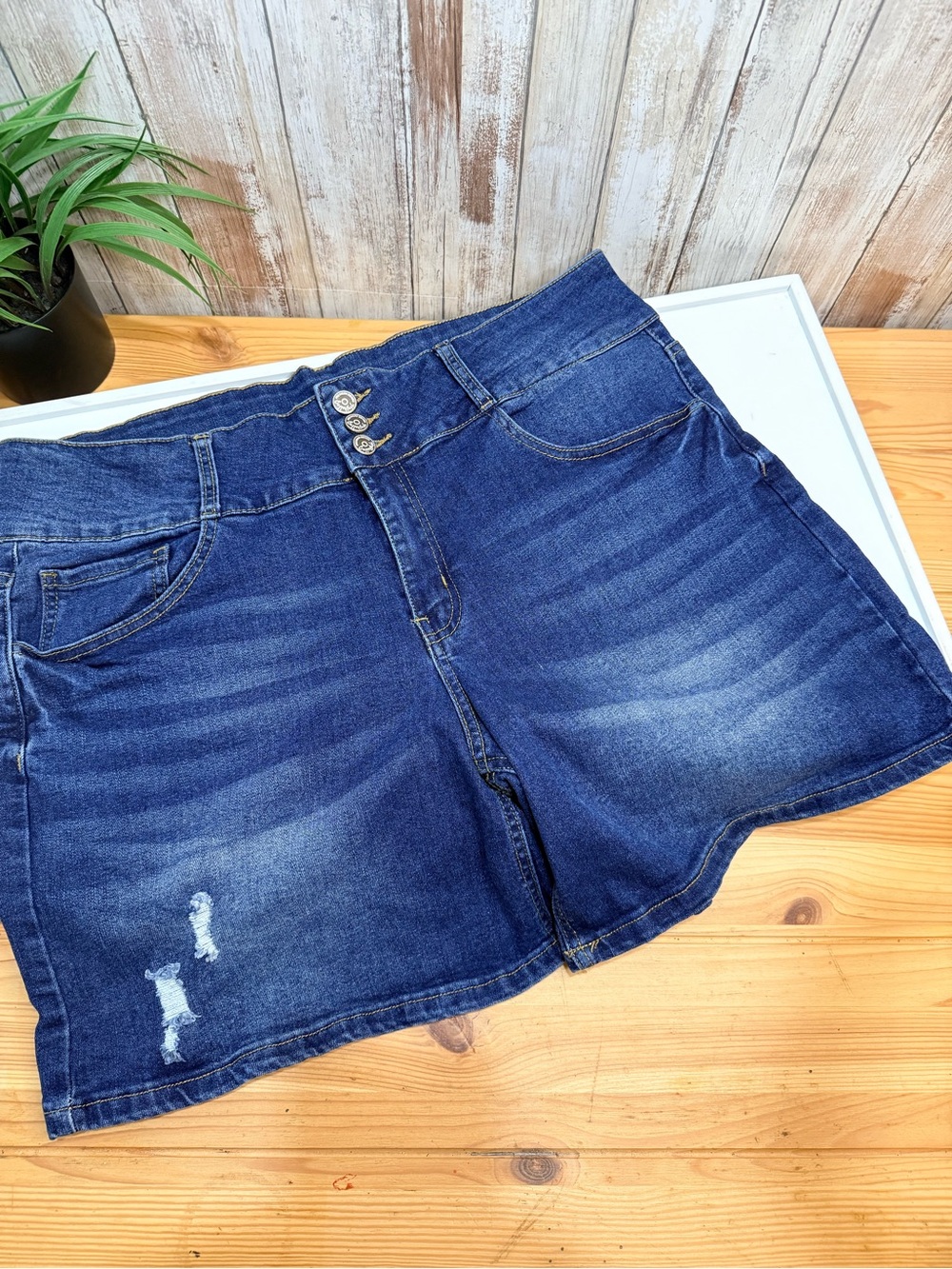 High-Waist Curvy Dark Blue Denim Shorts